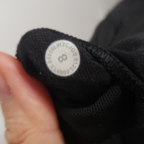 Black Sleeveless Crop Top - Picture 5 of 5